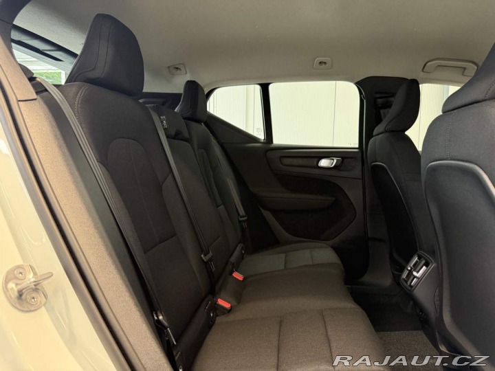 Volvo XC40 B3 - 2.0L 163HP + 14HP AT 2025