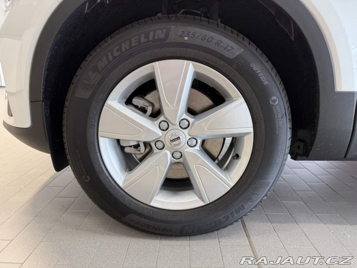Volvo XC40 B3 - 2.0L 163HP + 14HP AT 2025
