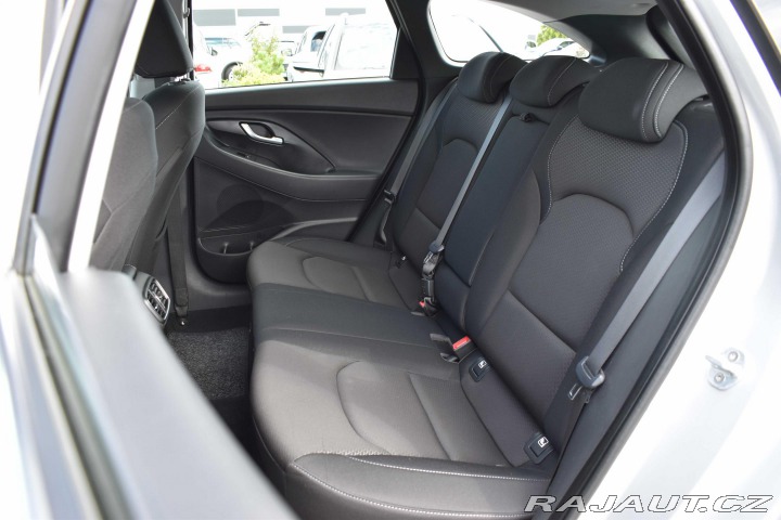 Hyundai i30 1.6 CRDi STYLE*2xPNEU*A/T 2019