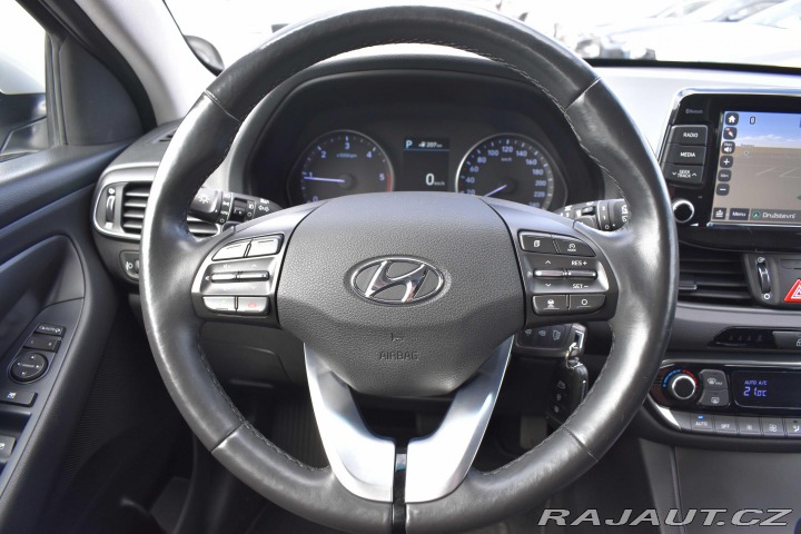 Hyundai i30 1.6 CRDi STYLE*2xPNEU*A/T 2019