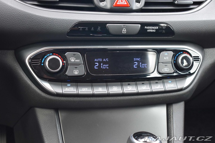 Hyundai i30 1.6 CRDi STYLE*2xPNEU*A/T 2019