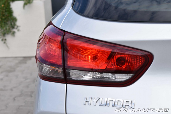Hyundai i30 1.6 CRDi STYLE*2xPNEU*A/T 2019