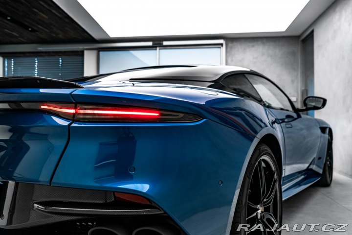 Aston Martin DBS 2023