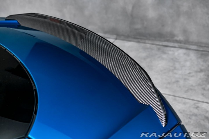 Aston Martin DBS 2023