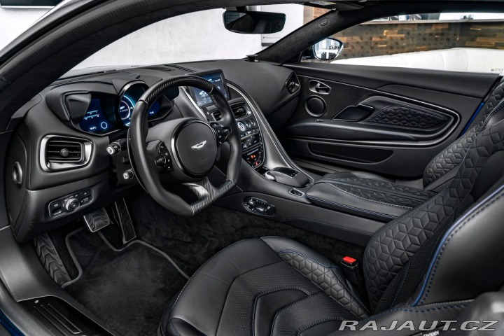 Aston Martin DBS 2023