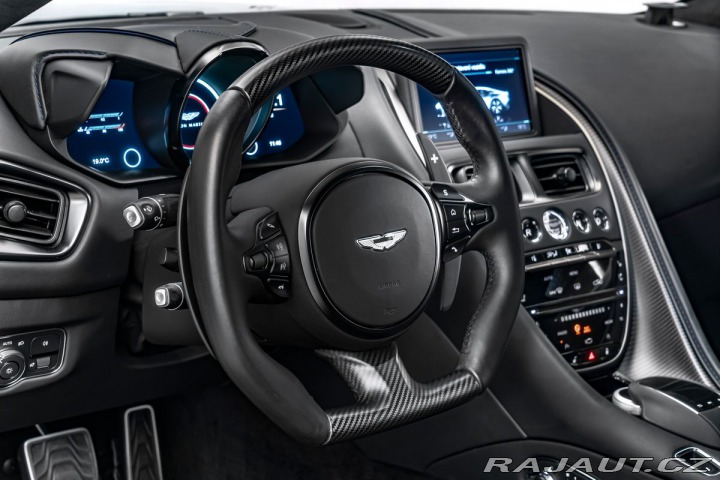 Aston Martin DBS 2023