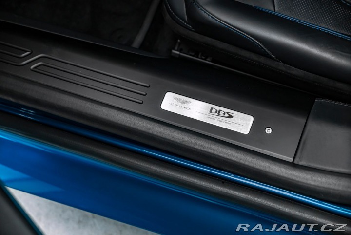 Aston Martin DBS 2023