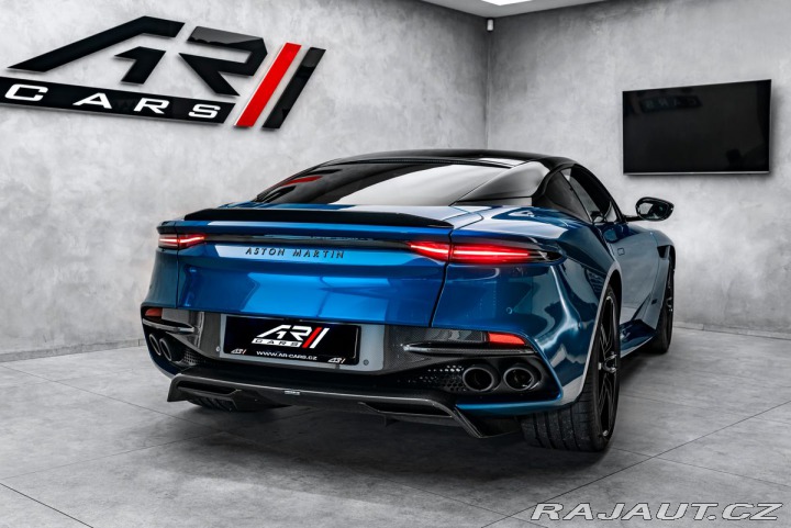 Aston Martin DBS 2023