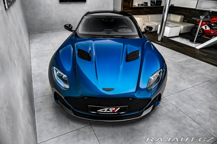 Aston Martin DBS 2023