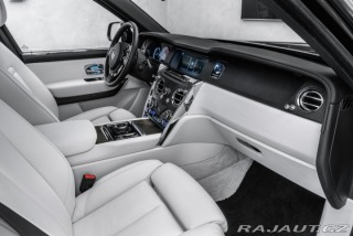 Rolls Royce Cullinan  2020