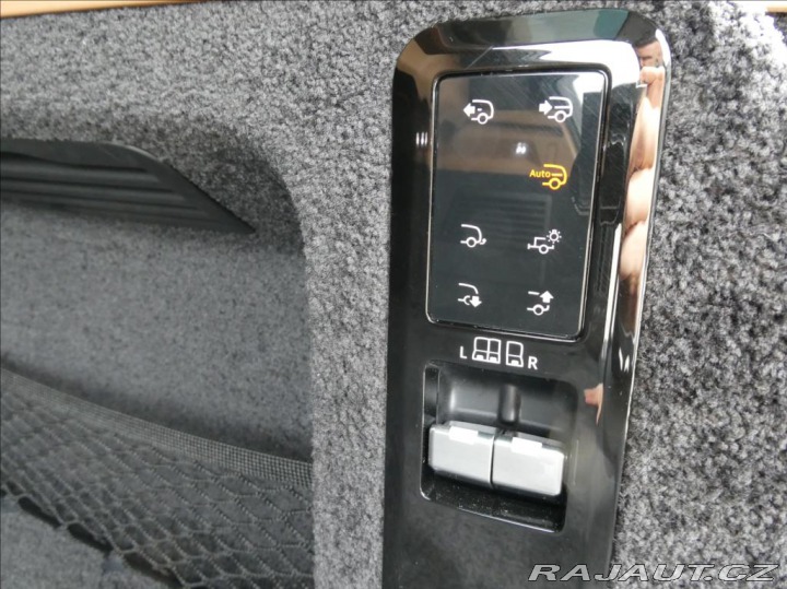 Land Rover Range Rover 3,0 D300 HSE,1Maj,ČR,DPH 2023