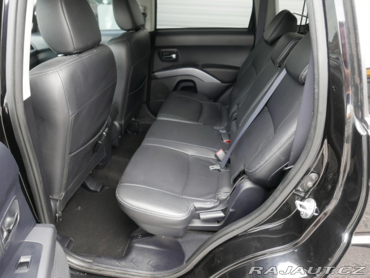 Mitsubishi Outlander 2,4i 4x4 Automat 2008