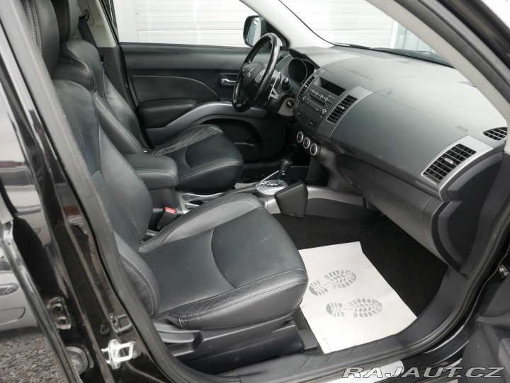 Mitsubishi Outlander 2,4i 4x4 Automat 2008