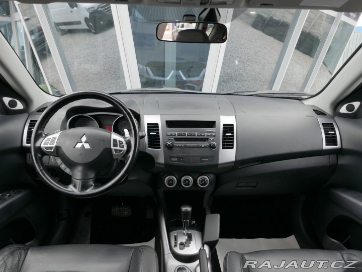 Mitsubishi Outlander 2,4i 4x4 Automat 2008