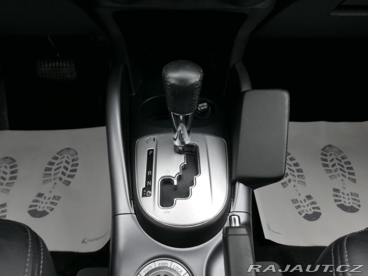 Mitsubishi Outlander 2,4i 4x4 Automat 2008