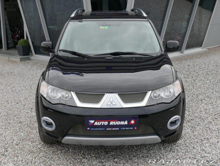 Mitsubishi Outlander 2,4i 4x4 Automat 2008