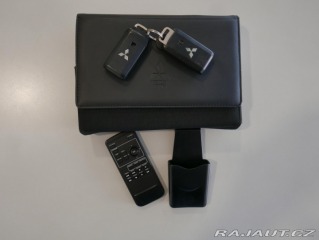 Mitsubishi Outlander 2,4i 4x4 Automat 2008
