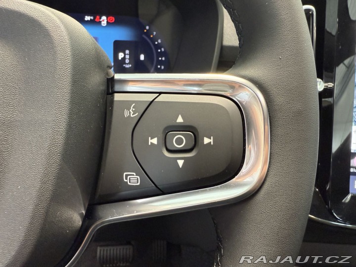 Volvo XC40 B3 2.0L 163 HP AT7 FWD CO 2025