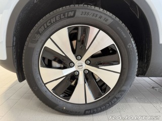 Volvo XC40 B3 2.0L 163 HP AT7 FWD CO 2025
