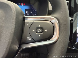 Volvo XC40 B3 2.0L 163 HP AT7 FWD CO 2025