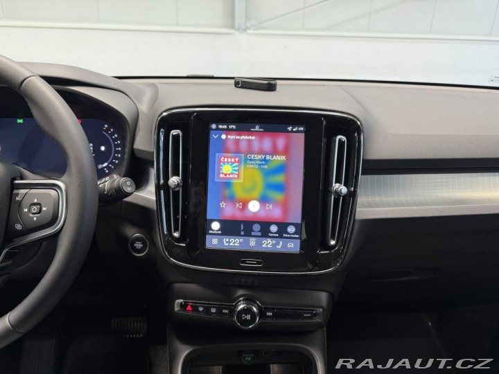 Volvo XC40 B3 2.0L 163 HP AT7 FWD CO 2025