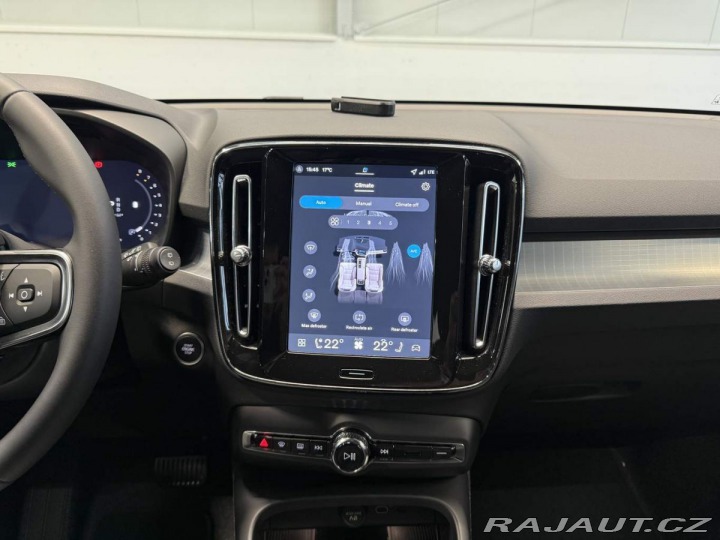 Volvo XC40 B3 2.0L 163 HP AT7 FWD CO 2025