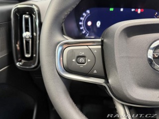 Volvo XC40 B3 2.0L 163 HP AT7 FWD CO 2025