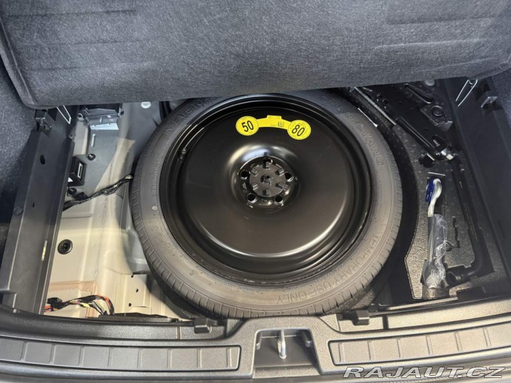 Volvo XC40 B3 2.0L 163 HP AT7 FWD CO 2025