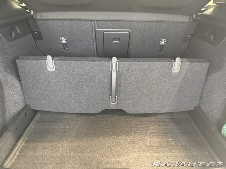 Volvo XC40 B3 2.0L 163 HP AT7 FWD CO 2026