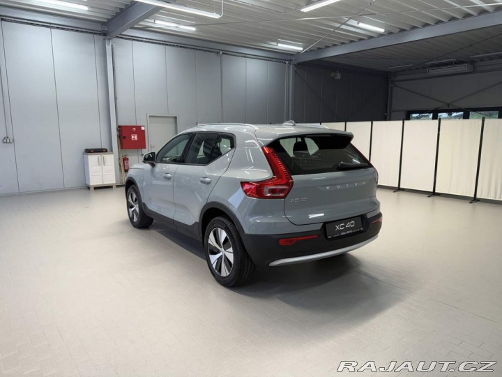 Volvo XC40 B3 2.0L 163 HP AT7 FWD CO 2026
