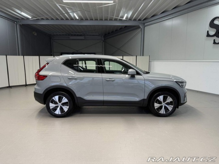 Volvo XC40 B3 2.0L 163 HP AT7 FWD CO 2026