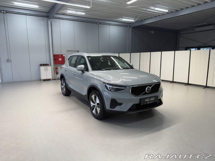 Volvo XC40 B3 2.0L 163 HP AT7 FWD CO 2026