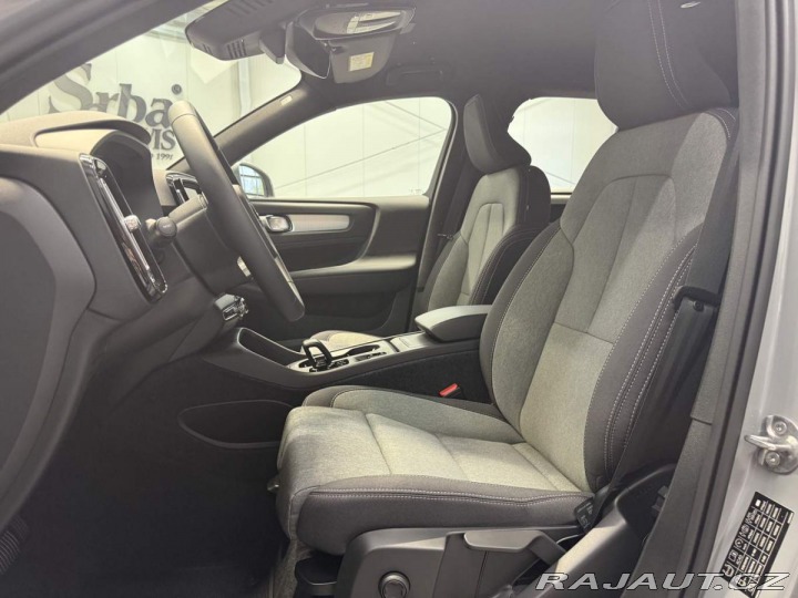 Volvo XC40 B3 2.0L 163 HP AT7 FWD CO 2025