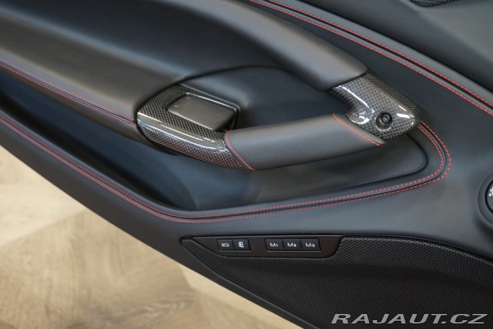 Ferrari F8 SPIDER*LIFT*CARBON*ZÁRUKA 2023