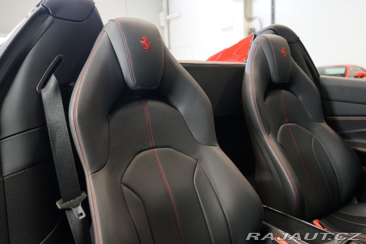 Ferrari F8 SPIDER*LIFT*CARBON*ZÁRUKA 2023