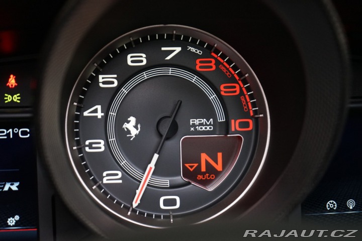 Ferrari F8 SPIDER*LIFT*CARBON*ZÁRUKA 2023