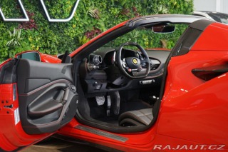 Ferrari F8 SPIDER*LIFT*CARBON*ZÁRUKA 2023