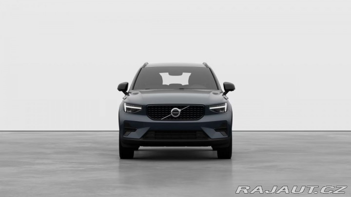 Volvo XC40 B3 2.0L 163 HP AT7 FWD CO 2025