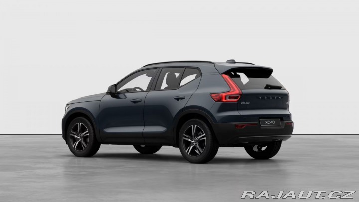 Volvo XC40 B3 2.0L 163 HP AT7 FWD CO 2025