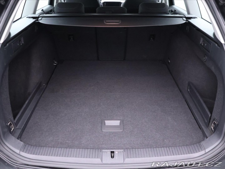 Volkswagen Passat 2,0 TDI DSG Navi Virtual 2022