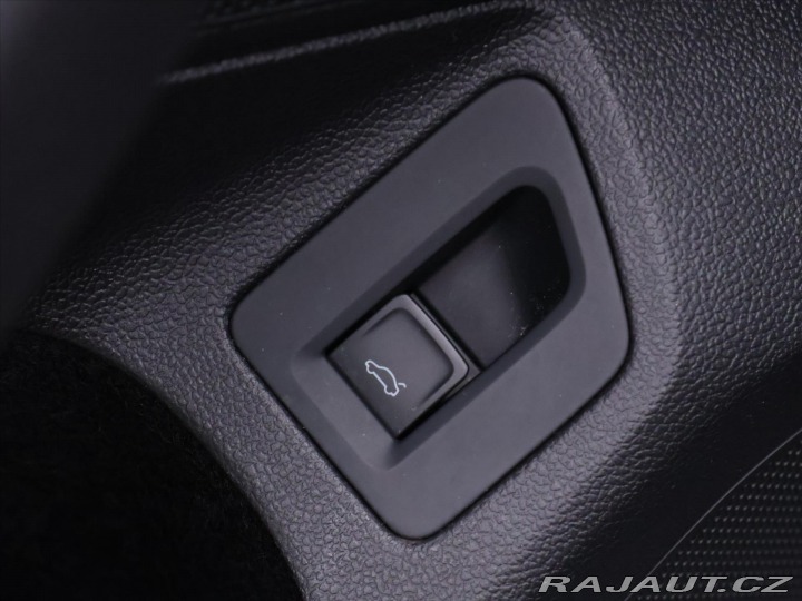 Volkswagen Passat 2,0 TDI DSG Navi Virtual 2022