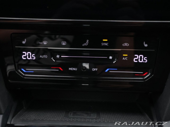 Volkswagen Passat 2,0 TDI DSG Navi Virtual 2022