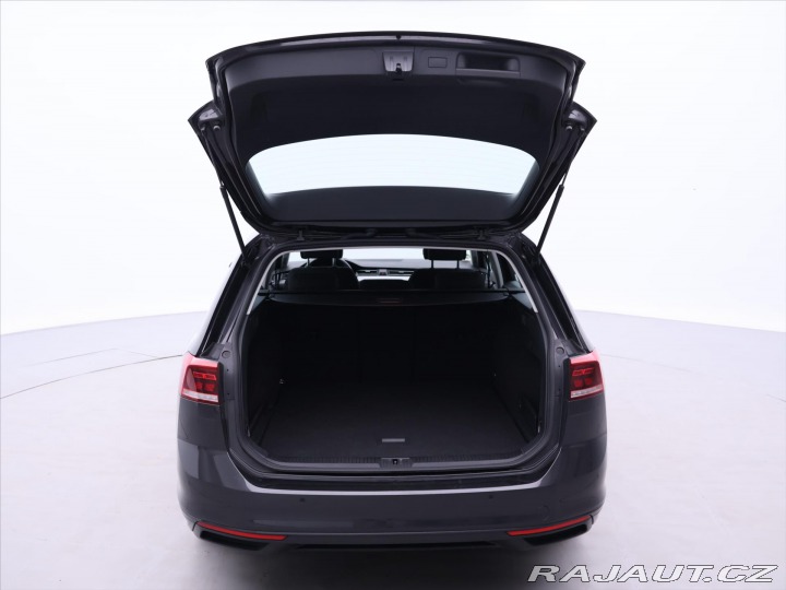 Volkswagen Passat 2,0 TDI DSG Navi Virtual 2022