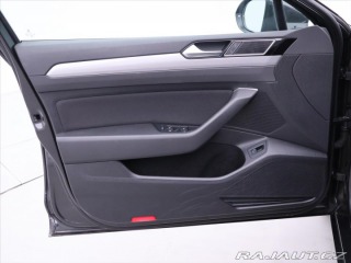 Volkswagen Passat 2,0 TDI DSG Navi Virtual 2022