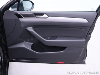 Volkswagen Passat 2,0 TDI DSG Navi Virtual 2022