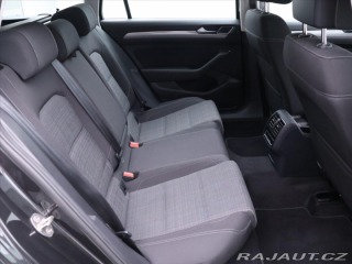 Volkswagen Passat 2,0 TDI DSG Navi Virtual 2022
