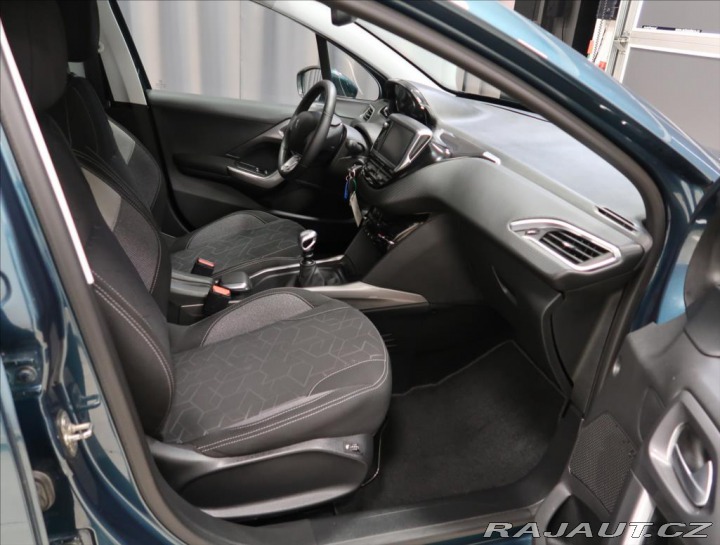 Peugeot 2008 1,2 i PureTech 130 2019