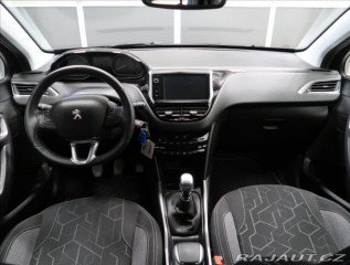 Peugeot 2008 1,2 i  PureTech 130 2019