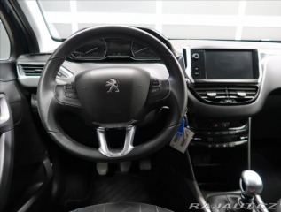 Peugeot 2008 1,2 i  PureTech 130 2019