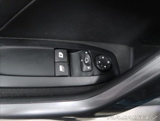 Peugeot 2008 1,2 i  PureTech 130 2019